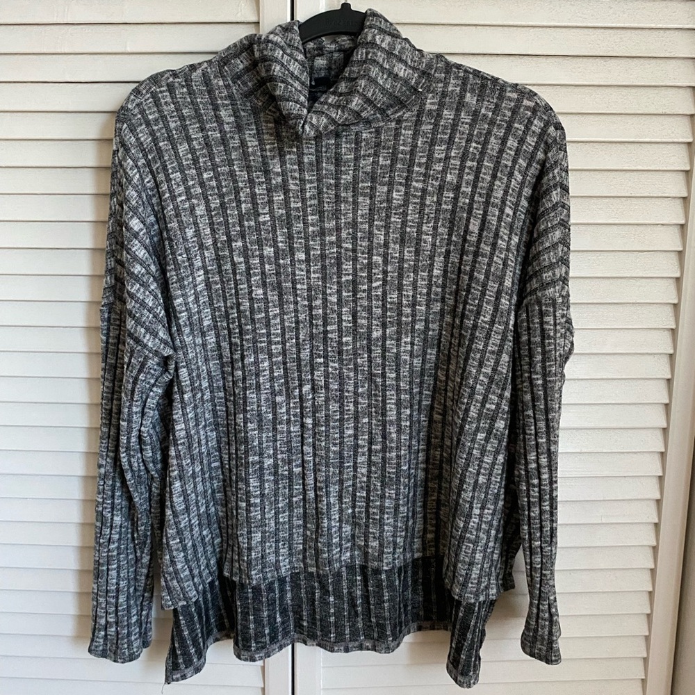 American Eagle Grey Turtleneck Sweater Sz M